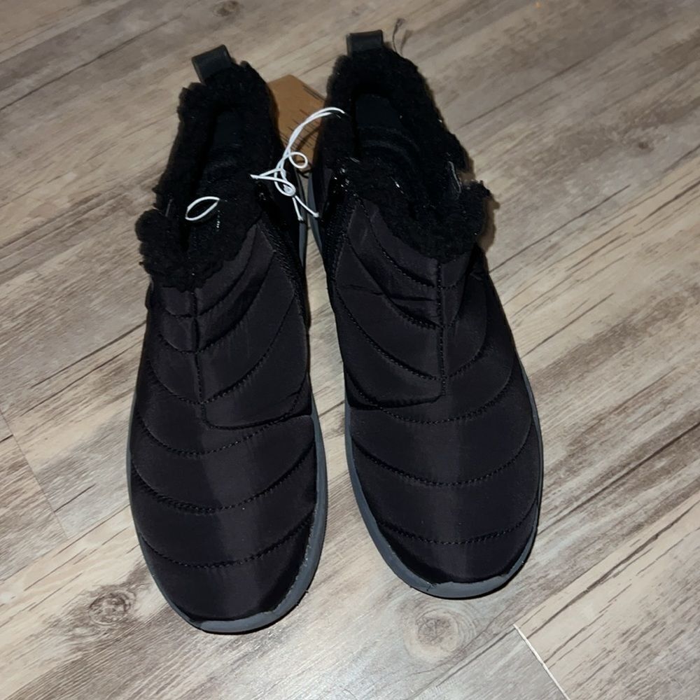 Dearfoams - Picture 2 of 3